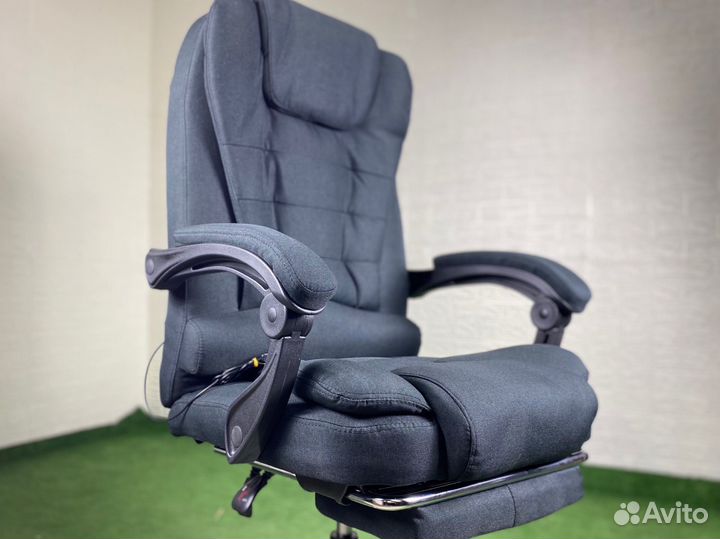 Офисное кресло руководителя ткань черное