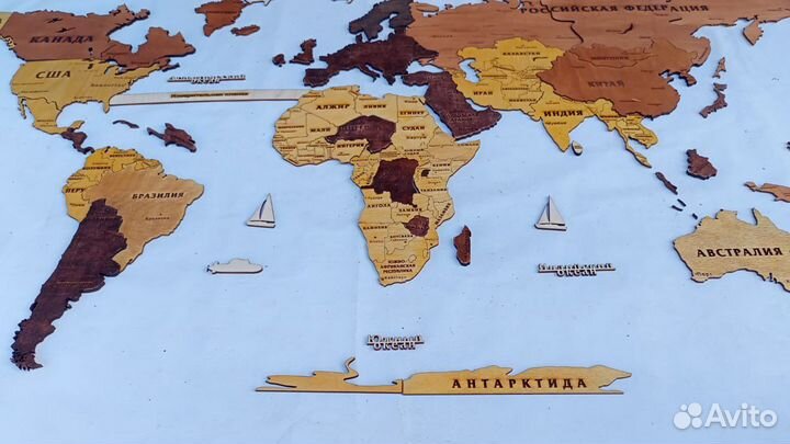 Настенная карта мира из дерева