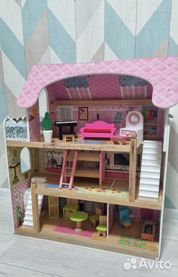 Домик кукольный с мебелью
