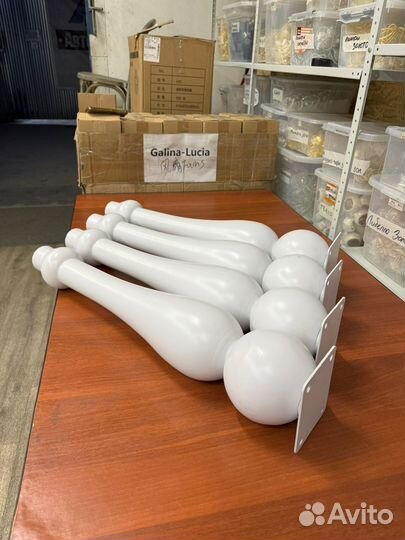 Стол «Змейка» с белыми ножками