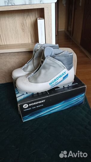 Лыжные ботинки