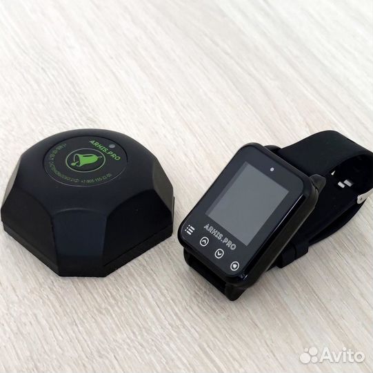 Кнопка вызова персонала и часы, система вызова