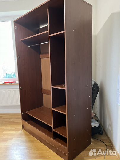 Шкаф распашной двухстворчатый