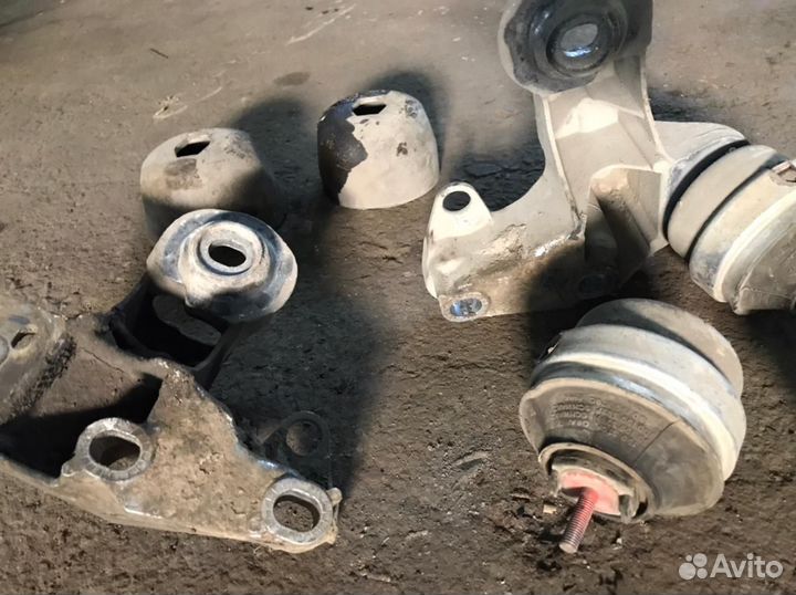 Крепление подушек Audi