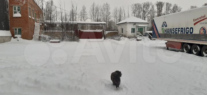 Машиноместо, > 30 м²