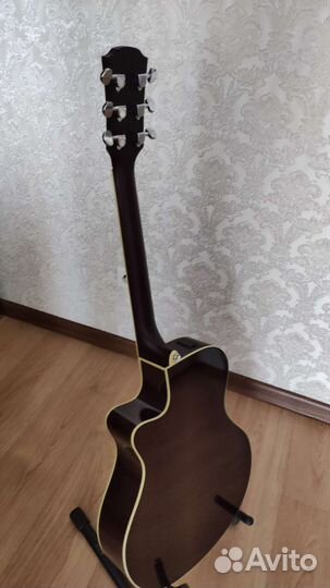 Электроакустическая гитара yamaha