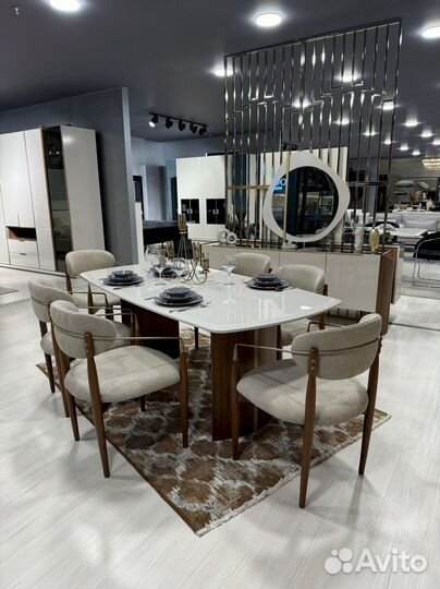 Комплект стол и стулья. В наличии