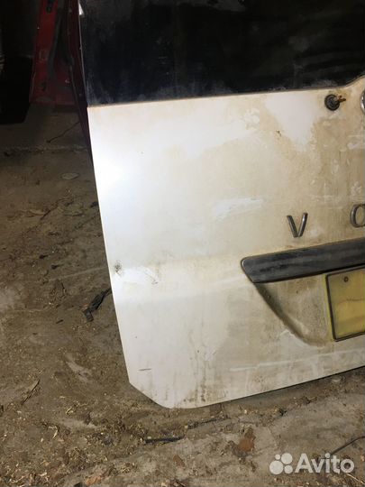 Крышка багажника Тойота Вокси R60 / R65