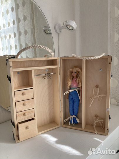 Кукольный шкаф