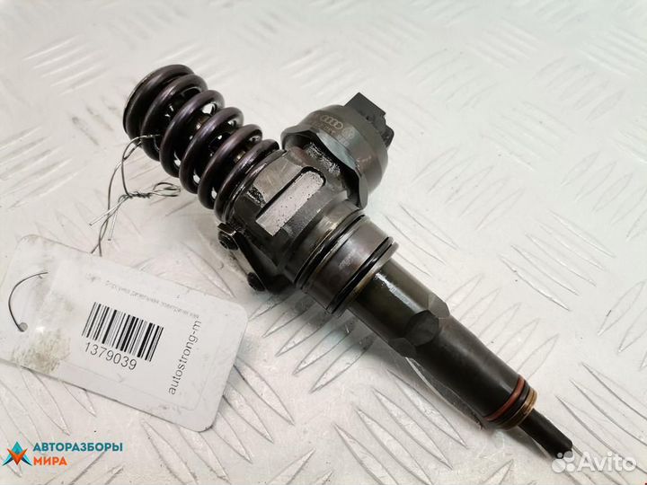 Форсунка Volkswagen Passat B6 2006 038130073AG