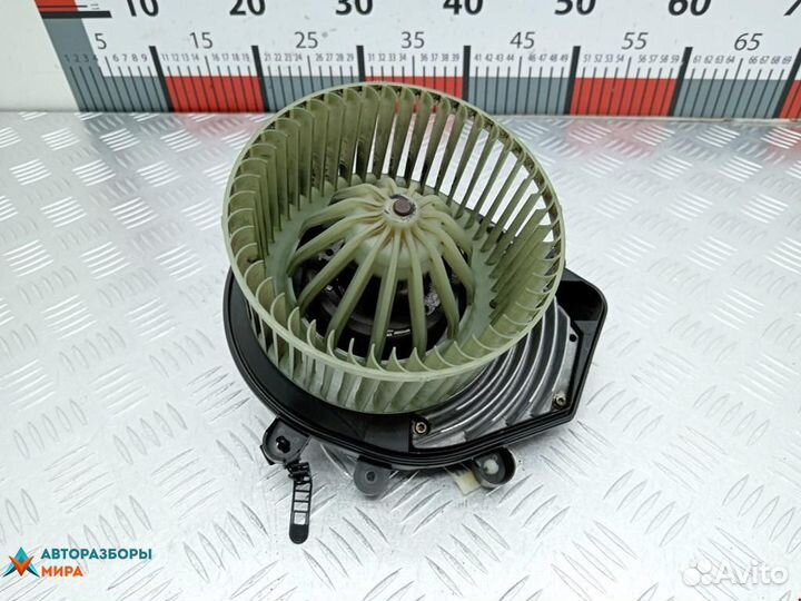 Моторчик печки Audi A4 B5 рест. 2000 8D1820021