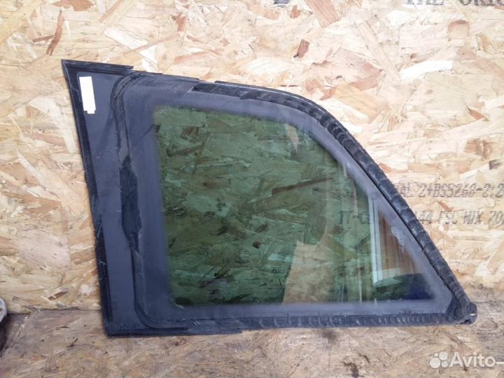 Стекло кузовное правое Opel Zafira B 2005-2012