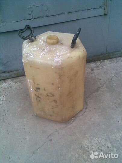 Пробки для бутылей винтовые 20 и 10 л