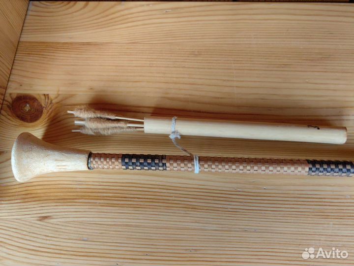 Индейская трубка для плевания ядом кураре