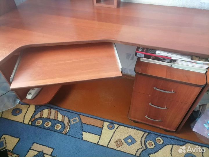 Компьютерный стол