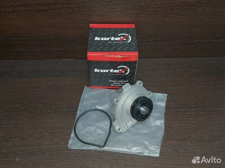 Водяной насос помпа Opel Astra h J