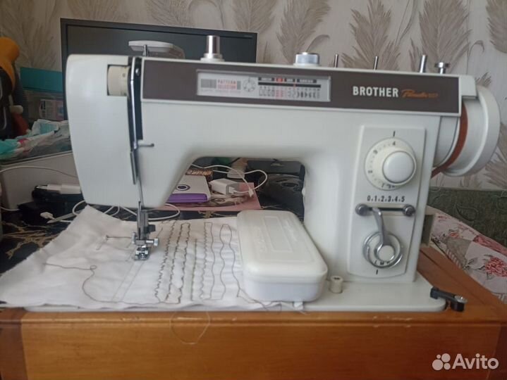 Швейная машинка и оверлок