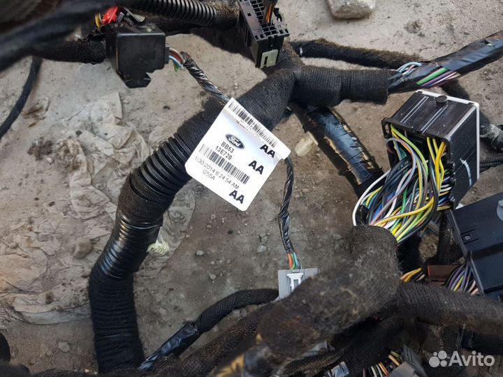 Проводка салона Ford Explorer V 2010–2016