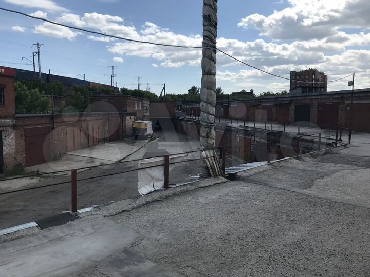 Гараж, > 30 м²