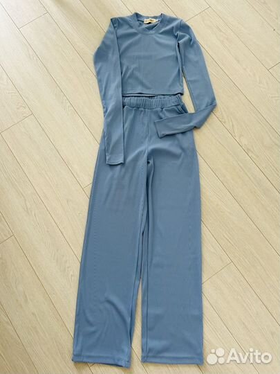 Спортивный костюм женский