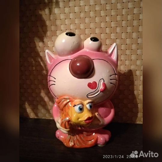 Статуэтки Коты много