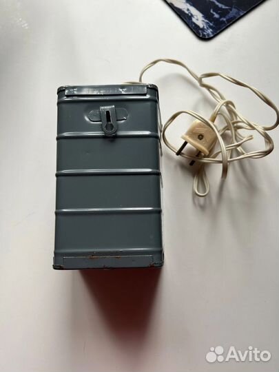 Красный фонарь для фотопечати