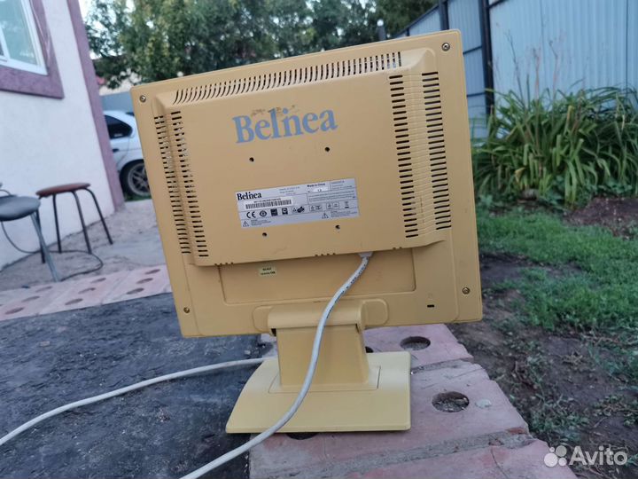 Монитор Belinea в рабочем состоянии