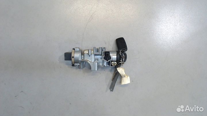 Замок зажигания Mazda 323 (BJ), 2002