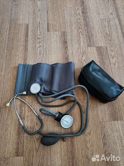 Тонометр в чехле, б/у