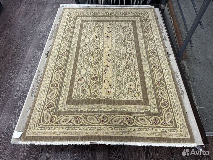 Ковер шерстяной 1.33х1.9 Турция