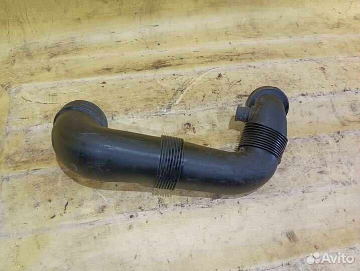 Патрубок воздушного фильтра Audi Q7 4L 2005-15