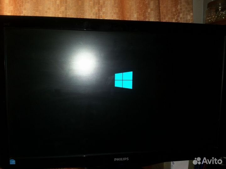 Монитор Philips 24