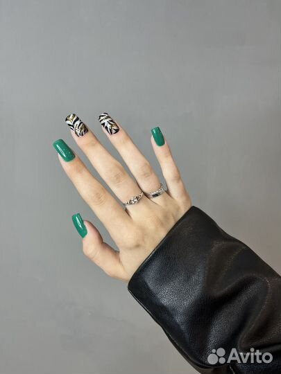 Маникюр педикюр