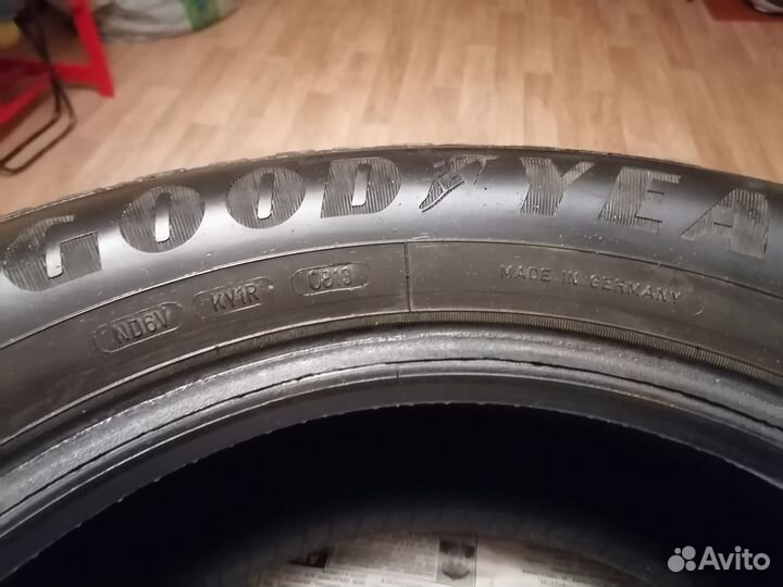 Goodyear UltraGrip Winter 215/65 R16 98