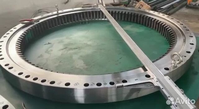 Опорно поворотный подшипник