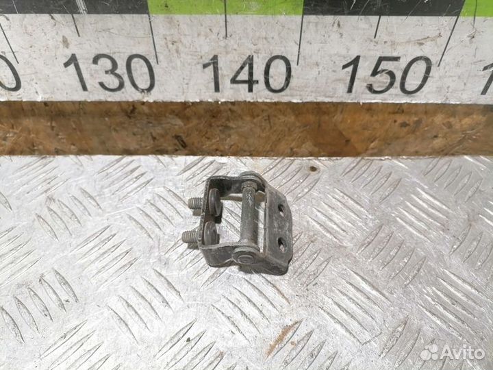 Петля багажника левая Mazda Cx7 2007-2012