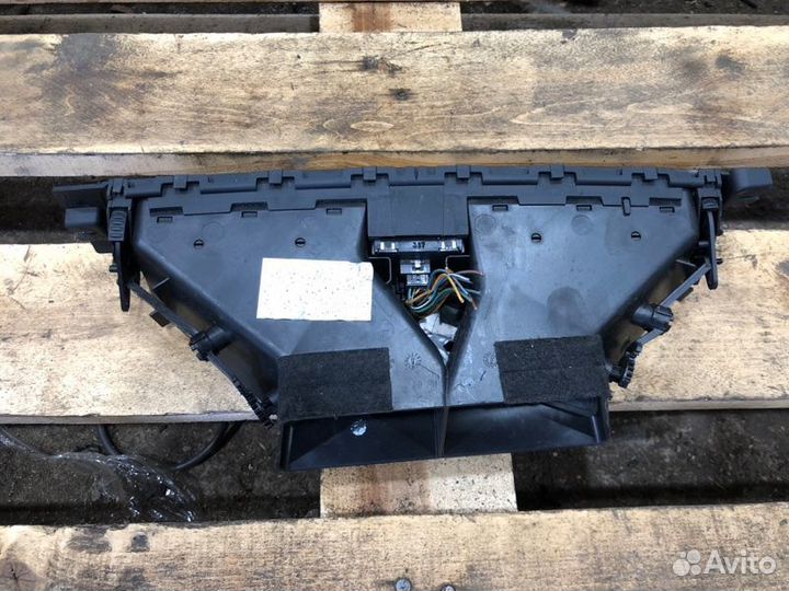 Воздуховод салона передний Bmw 3 E90 N46B20 2007