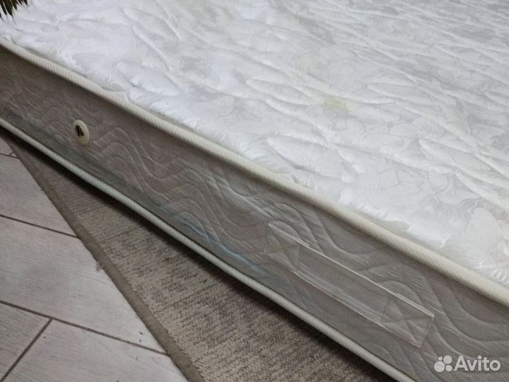 Матрас 160х200 бу