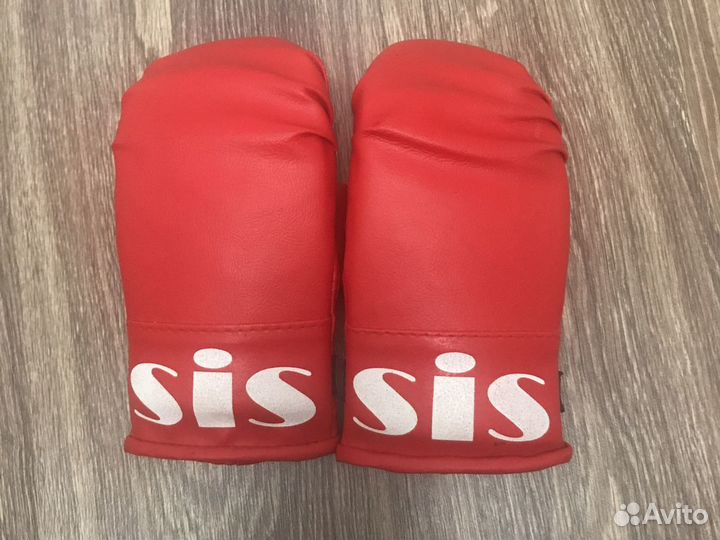 Боксерские перчатки