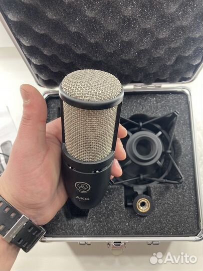 Микрофон конденсаторный AKG P220