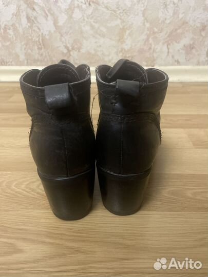 Ботинки Carnaby женские