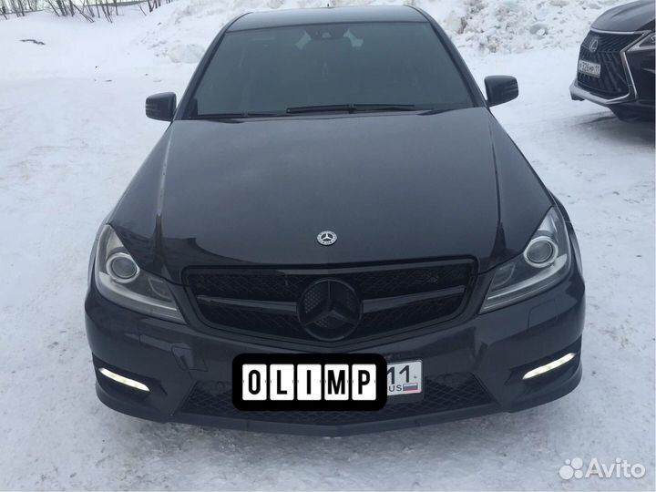 Решетка радиатора AMG 63 Mercedes W204 6.3 черная