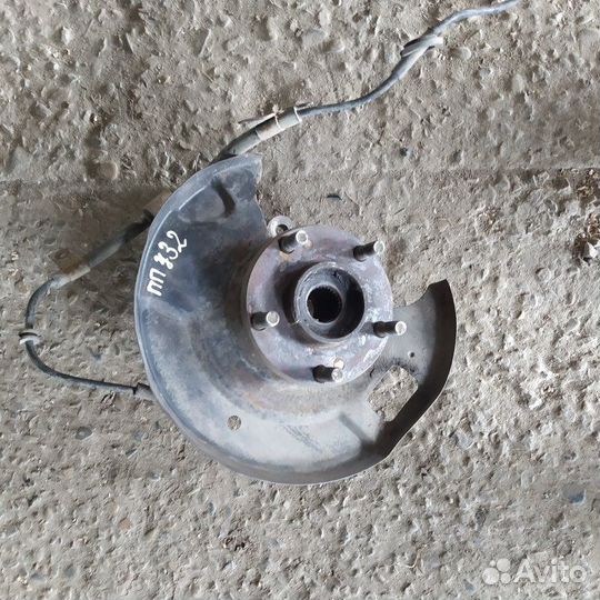 Кулак поворотный передний правый Nissan Cefiro 32