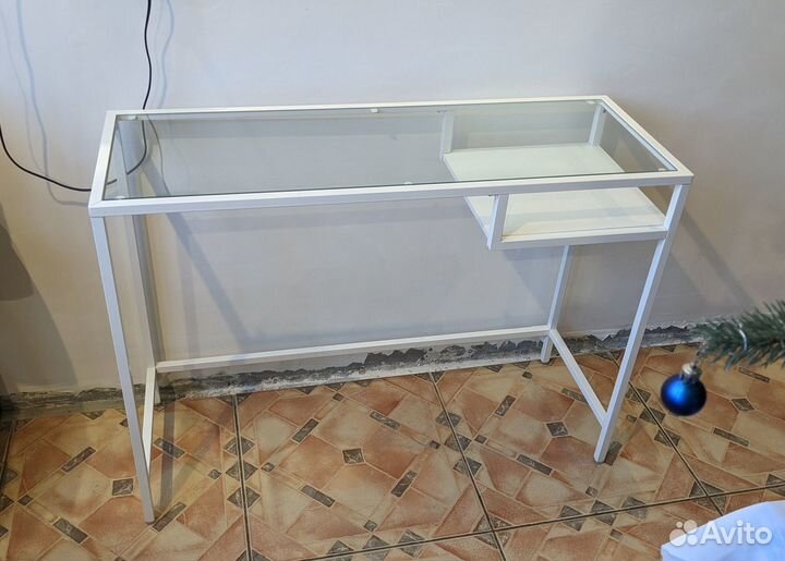 Столик Икеа витше