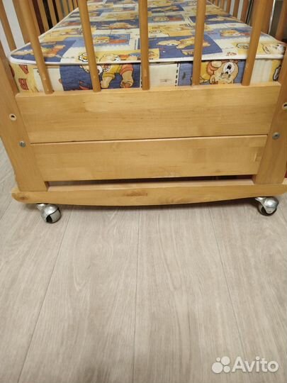 Детская кроватка