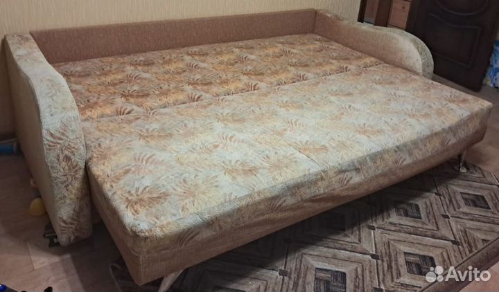 Диван прямой раскладной б/у
