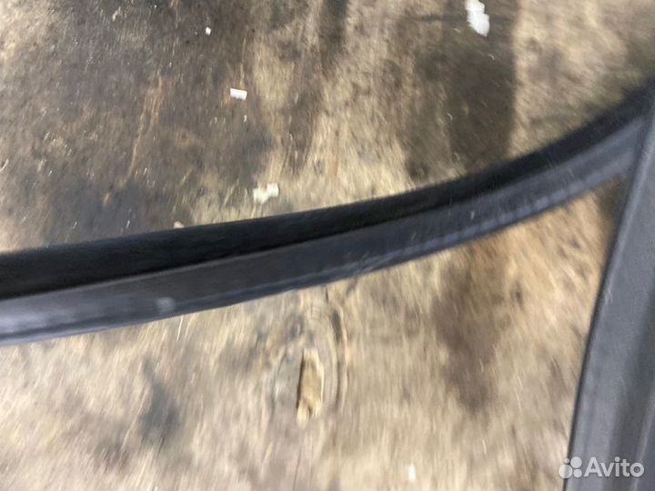 Уплотнительная резинка боковой двери левая Bmw Е36