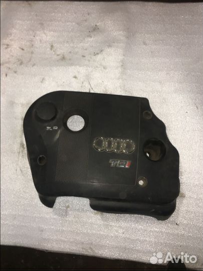 Крышка двигателя 038103925AP Ауди А4 Б5