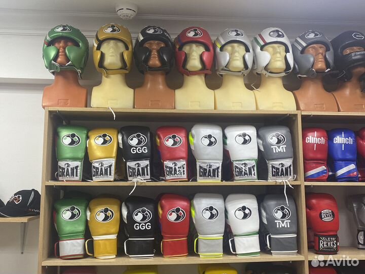 Боксерские шлема бандаж перчатки