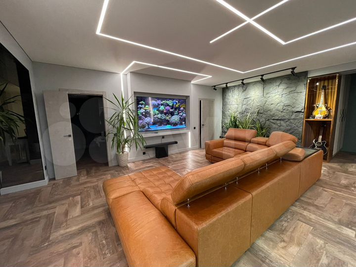 2-к. квартира, 67 м², 9/10 эт.